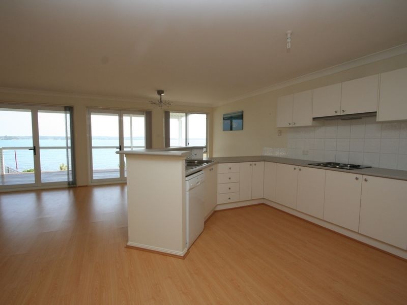 Mannering Park NSW 2259