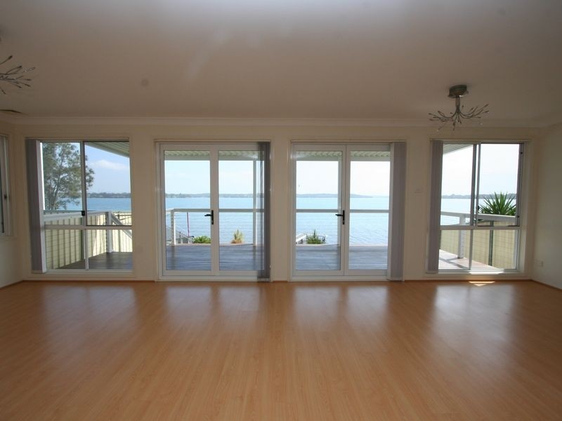 Mannering Park NSW 2259