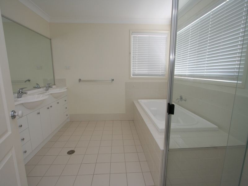 Mannering Park NSW 2259