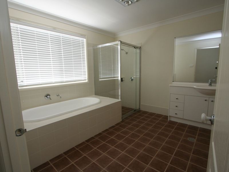 Mannering Park NSW 2259