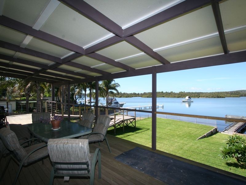 30 Edward Street, Fennell Bay NSW 2283