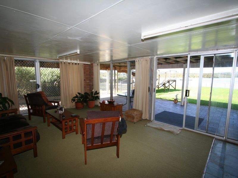 30 Edward Street, Fennell Bay NSW 2283