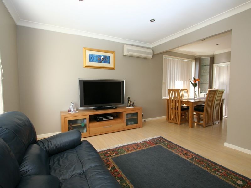 9 Lisa Avenue, Warners Bay NSW 2282