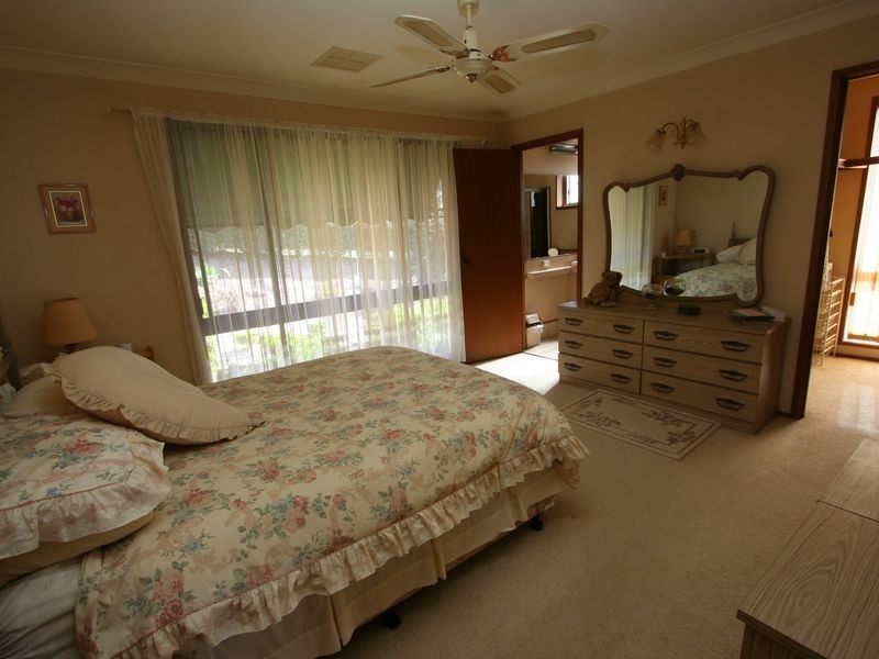19 Ealing Crescent, Fishing Point NSW 2283