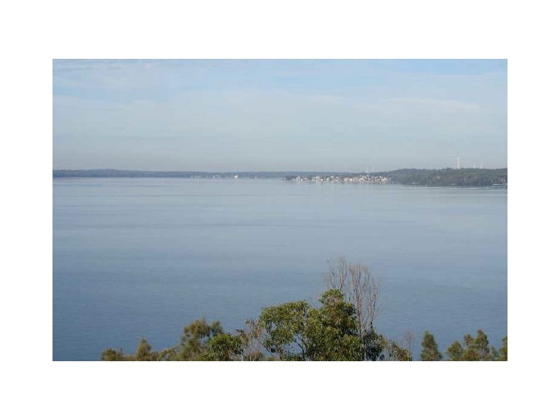 90 Beach Road, Wangi Wangi NSW 2267