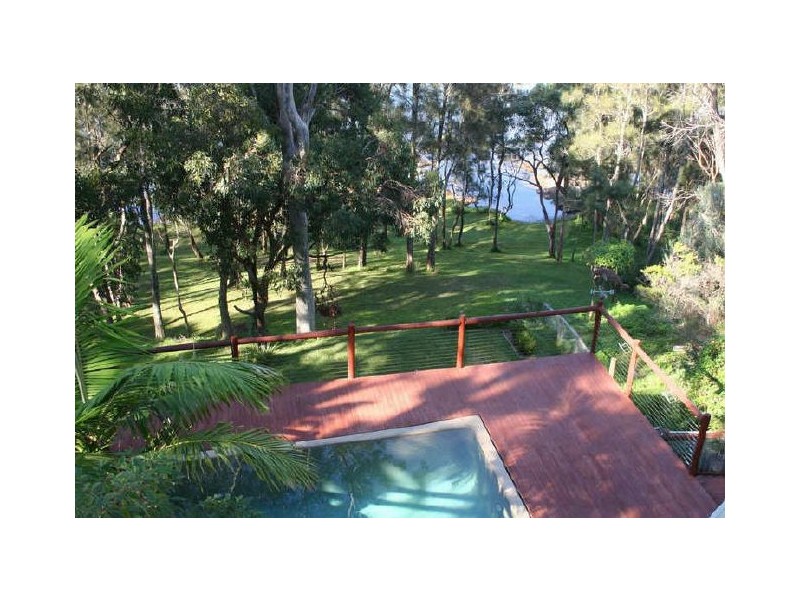90 Beach Road, Wangi Wangi NSW 2267