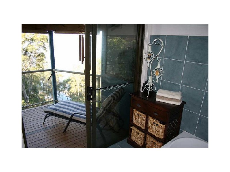 90 Beach Road, Wangi Wangi NSW 2267