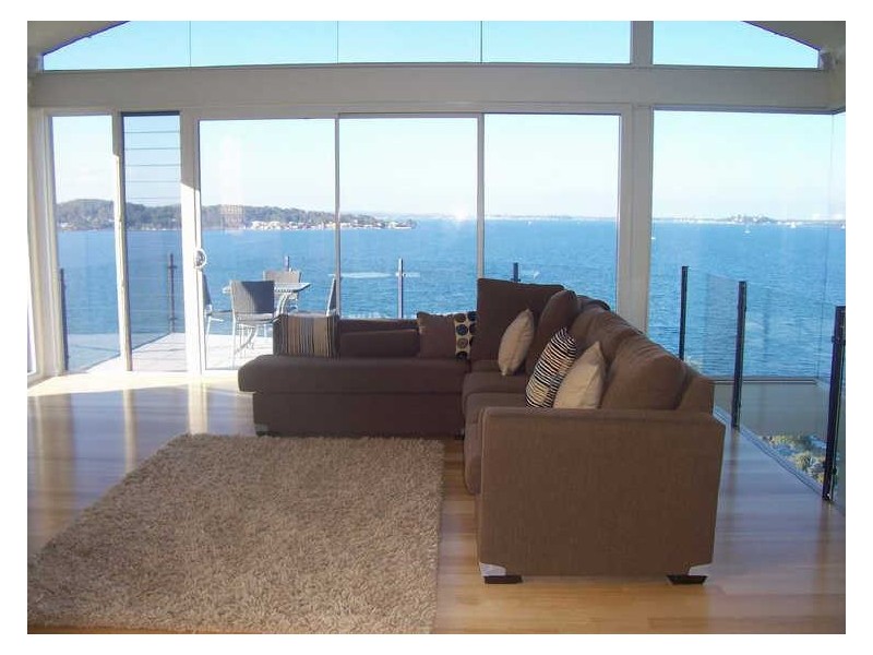 237 Fishing Point Road, Fishing Point NSW 2283