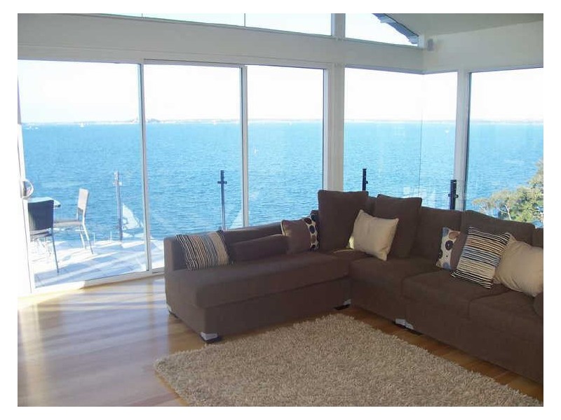 237 Fishing Point Road, Fishing Point NSW 2283