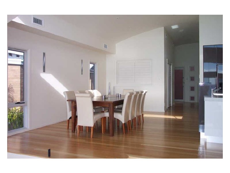 237 Fishing Point Road, Fishing Point NSW 2283