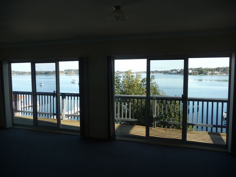 98 Sealand Road, Fishing Point NSW 2283