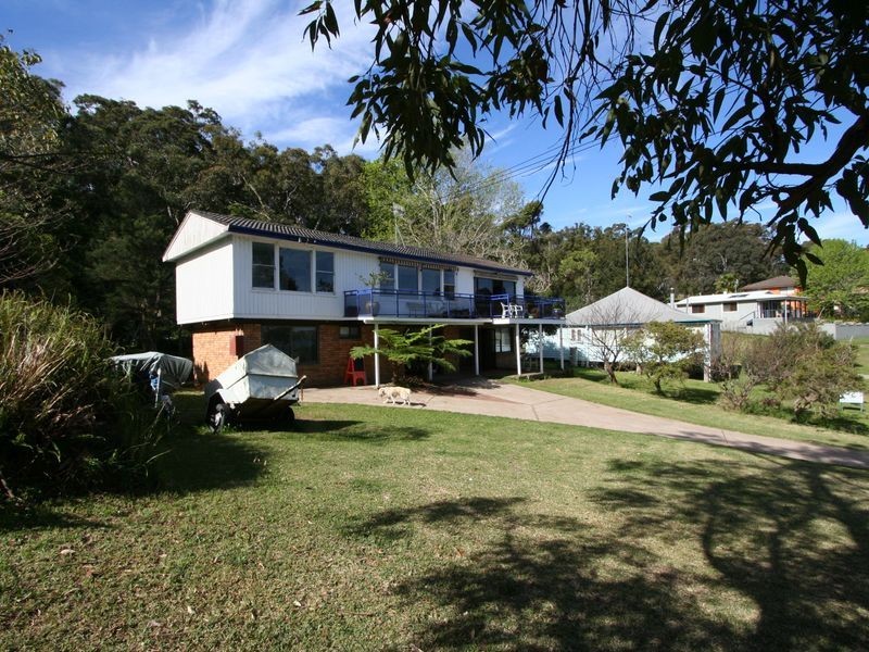 17 Sealand Road, Fishing Point NSW 2283