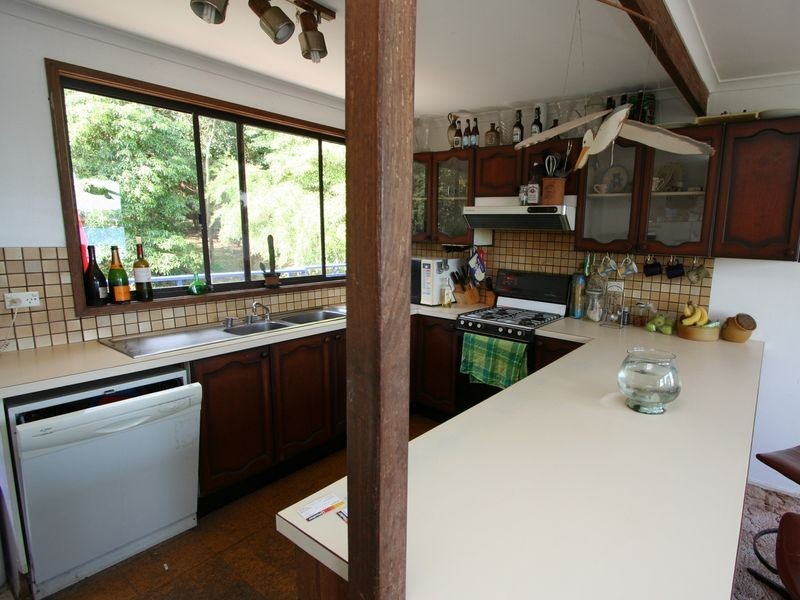 17 Sealand Road, Fishing Point NSW 2283