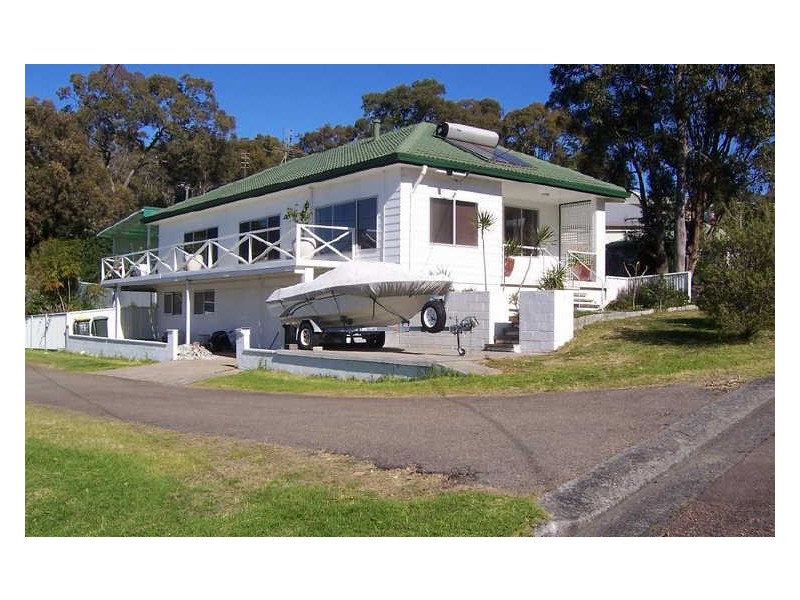 2 Rofe Street, Coal Point NSW 2283