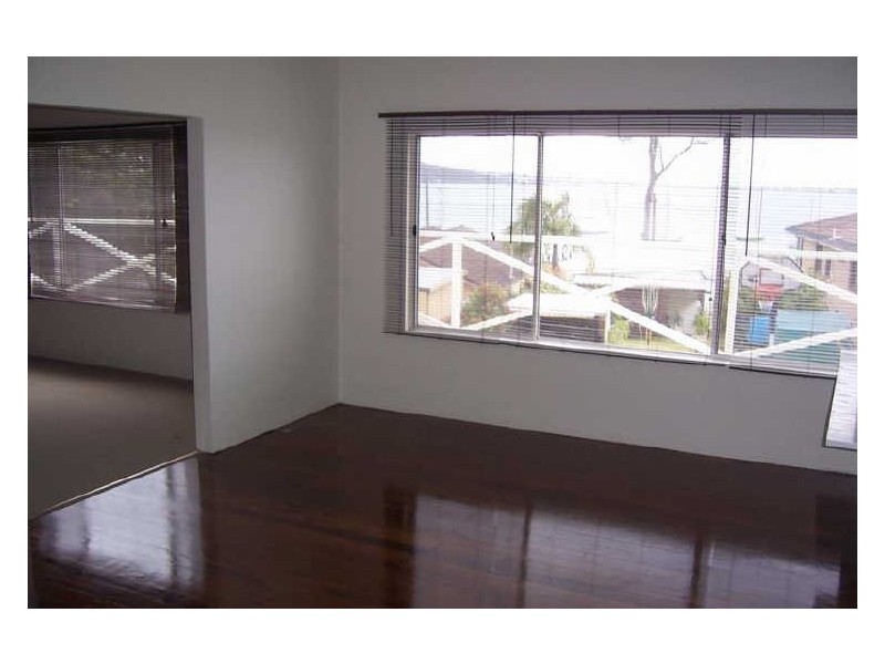 2 Rofe Street, Coal Point NSW 2283