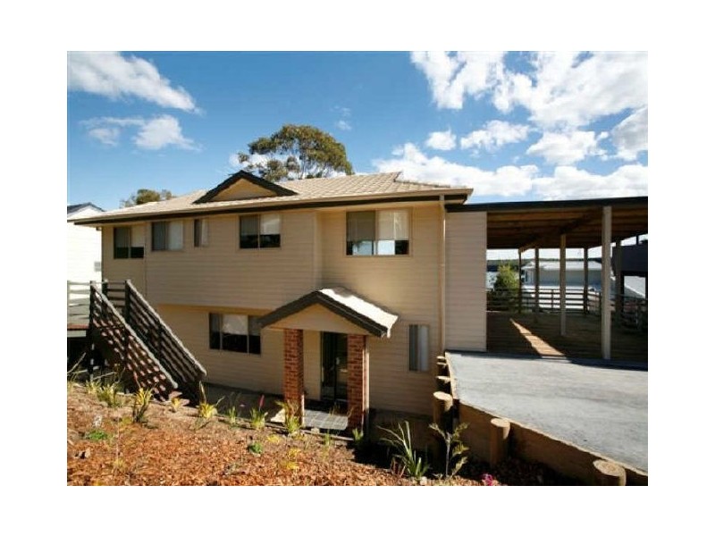 66 Alkrington Avenue, Fishing Point NSW 2283