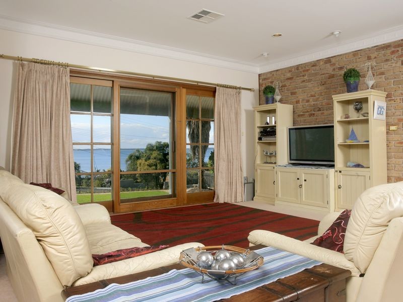 62 Fishing Point Road, Fishing Point NSW 2283