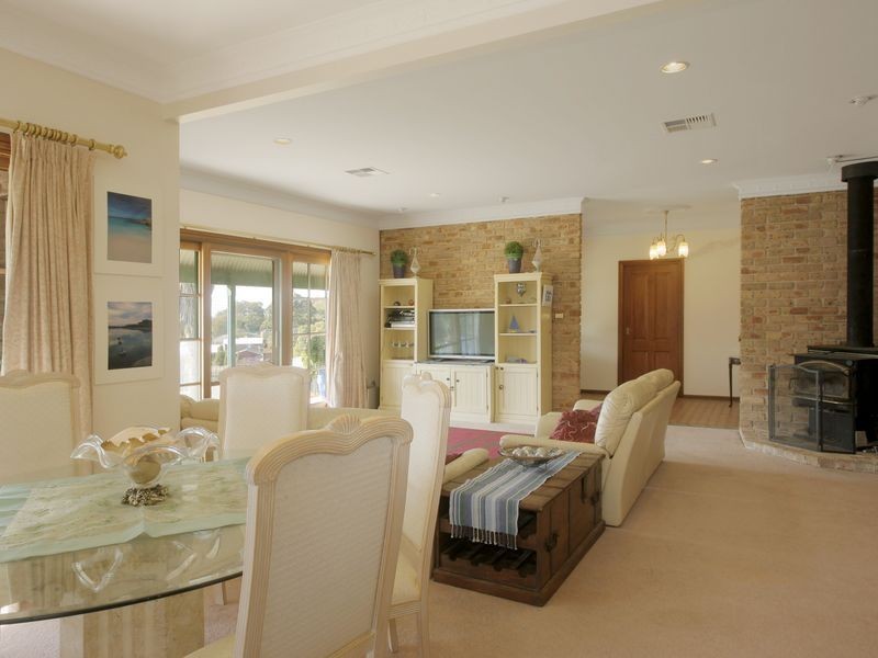 62 Fishing Point Road, Fishing Point NSW 2283