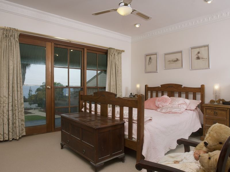 62 Fishing Point Road, Fishing Point NSW 2283