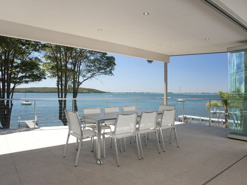 8 Skye Point Road, Coal Point NSW 2283