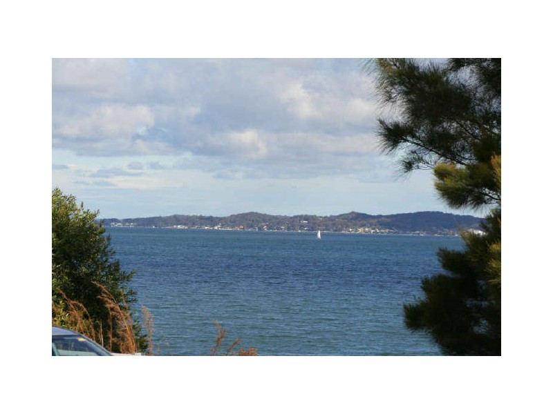 300 The Esplanade, Speers Point NSW 2284