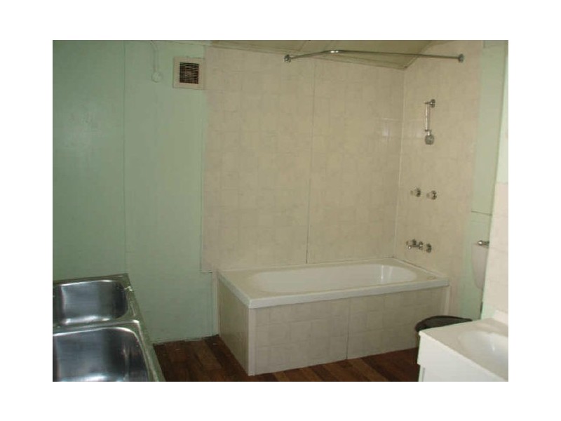 300 The Esplanade, Speers Point NSW 2284