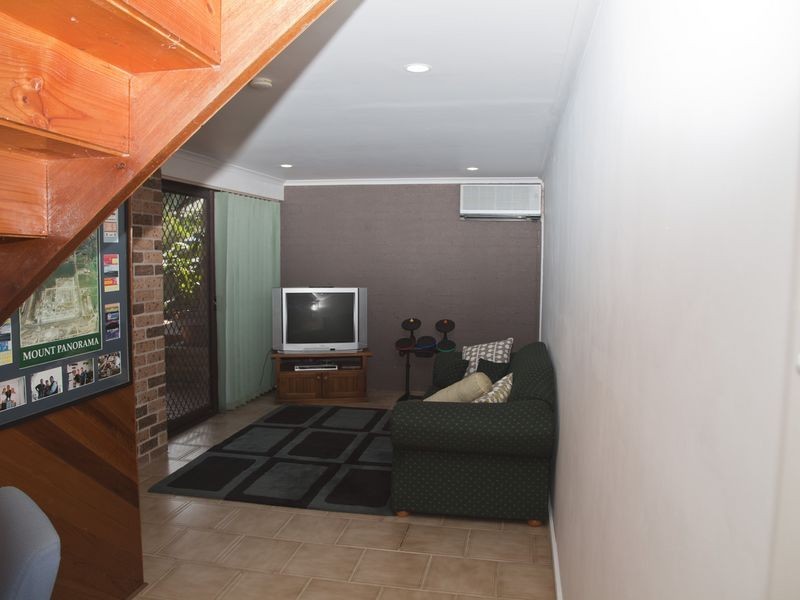 43 Croft Road, Eleebana NSW 2282