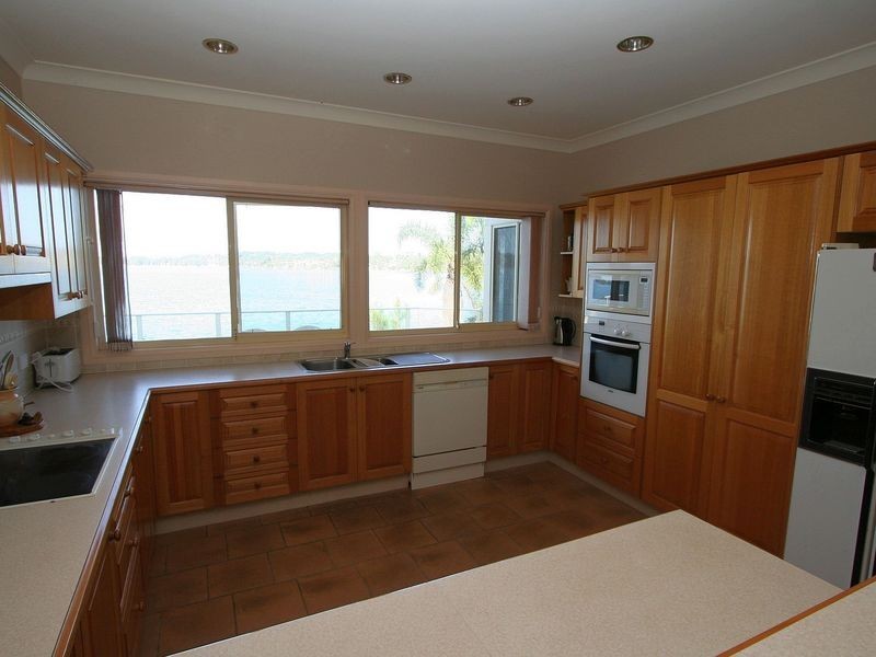 Fishing Point NSW 2283