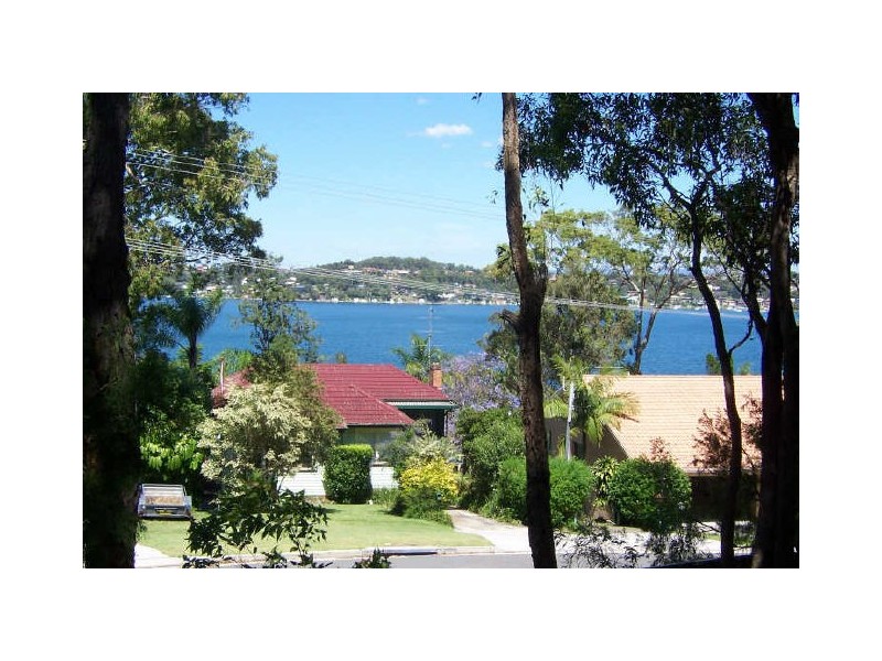 218 Coal Point Road, Coal Point NSW 2283