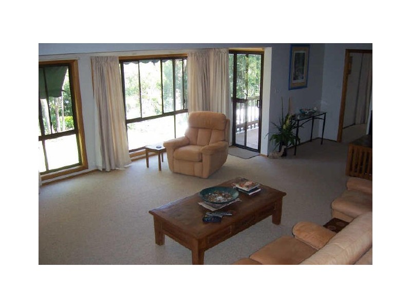 218 Coal Point Road, Coal Point NSW 2283