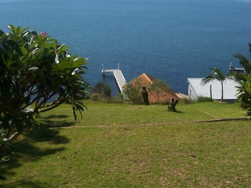 81 Fishing Point Road, Fishing Point NSW 2283