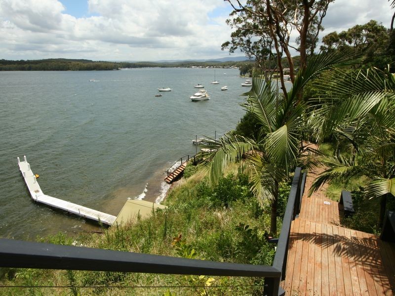 23 Coal Point Road, Coal Point NSW 2283