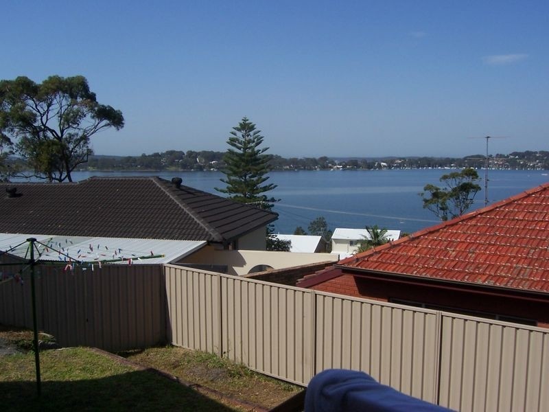 2a Fallside Street, Fishing Point NSW 2283