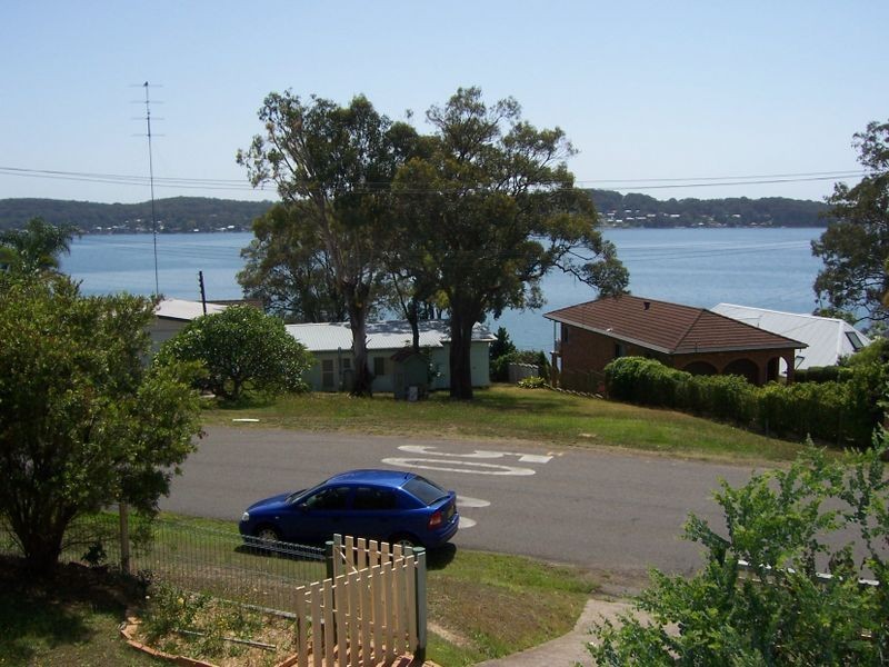 102 Fishing Point Road, Fishing Point NSW 2283