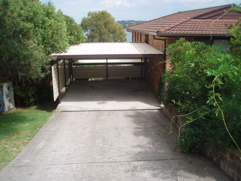 52 Alkrington Avenue, Fishing Point NSW 2283