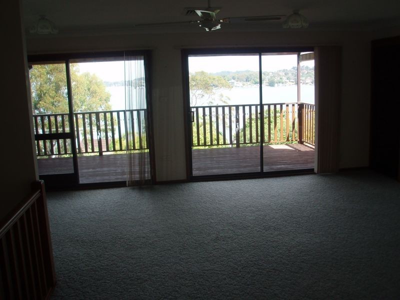 52 Alkrington Avenue, Fishing Point NSW 2283