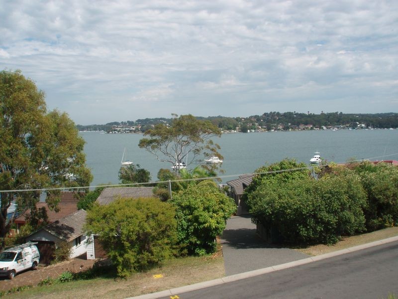 52 Alkrington Avenue, Fishing Point NSW 2283