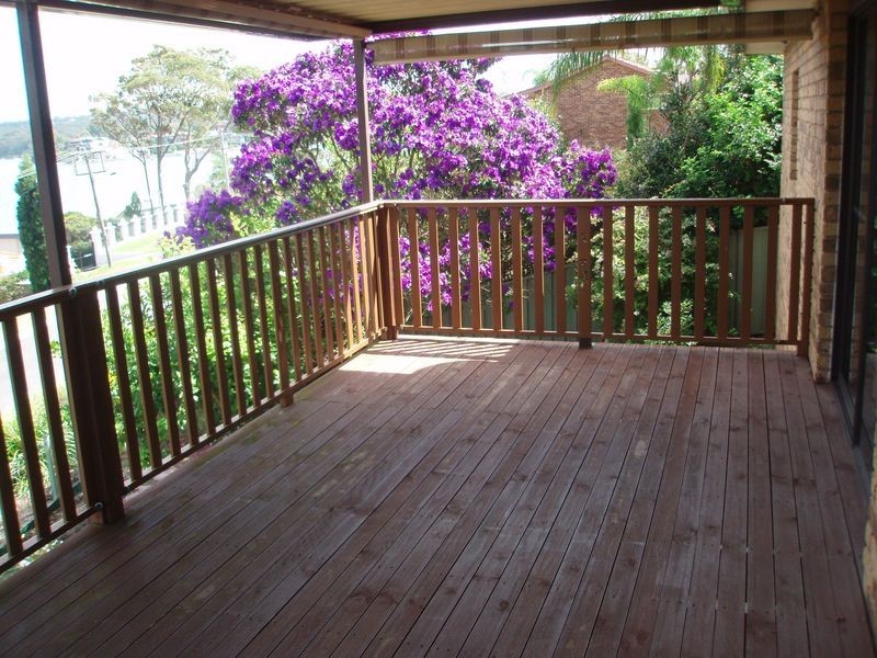 52 Alkrington Avenue, Fishing Point NSW 2283