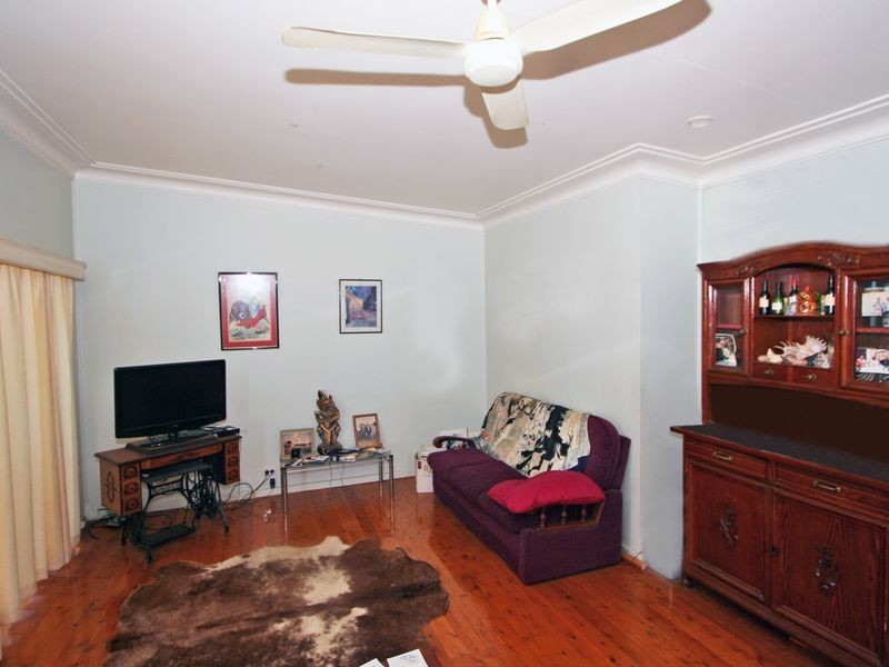 5 Fourth Street, Booragul NSW 2284