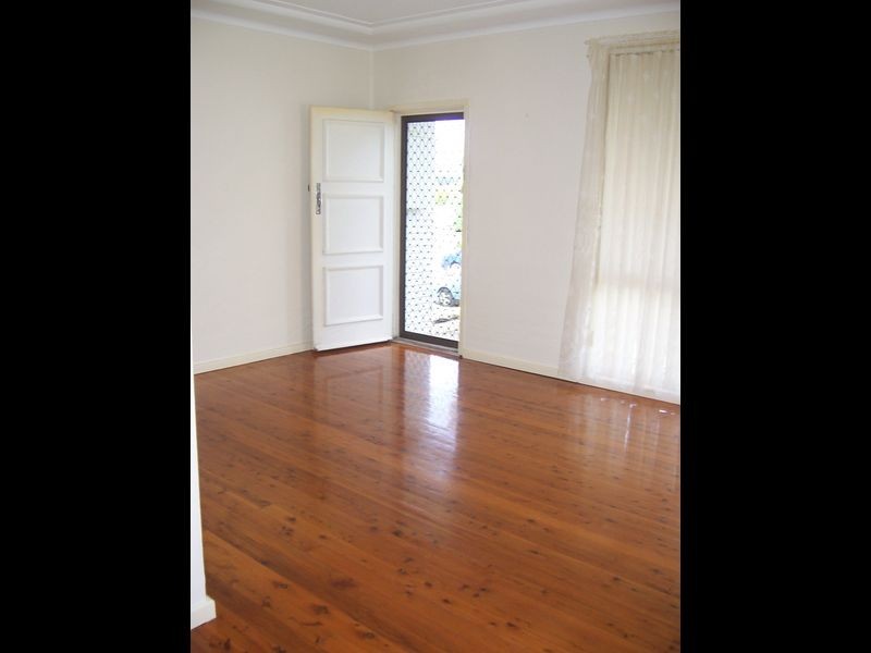 22 Lake Road, Fennell Bay NSW 2283