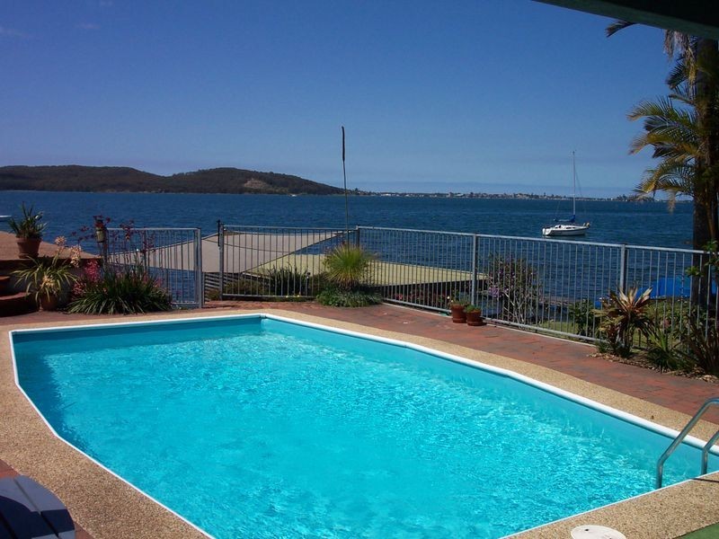 1 Whitelocke Street, Coal Point NSW 2283