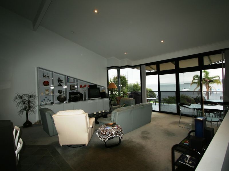 1 Whitelocke Street, Coal Point NSW 2283