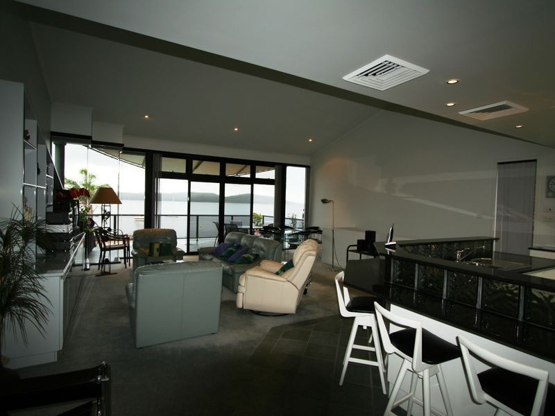 1 Whitelocke Street, Coal Point NSW 2283