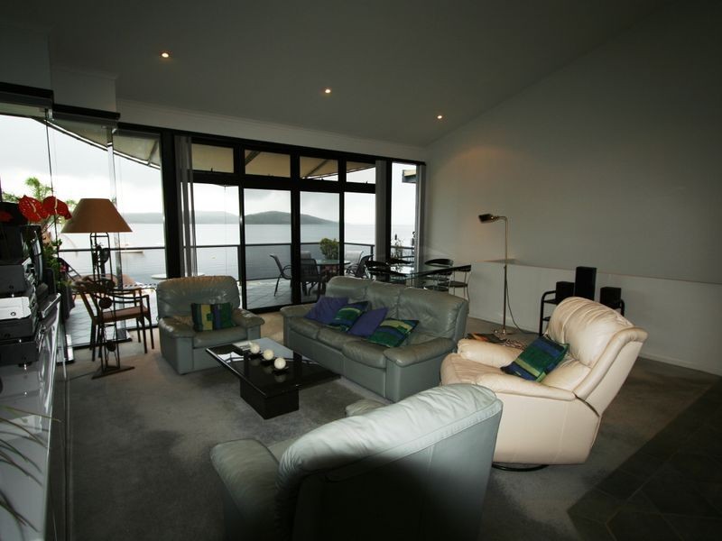 1 Whitelocke Street, Coal Point NSW 2283