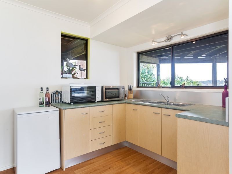 195 Fishing Point Road, Fishing Point NSW 2283