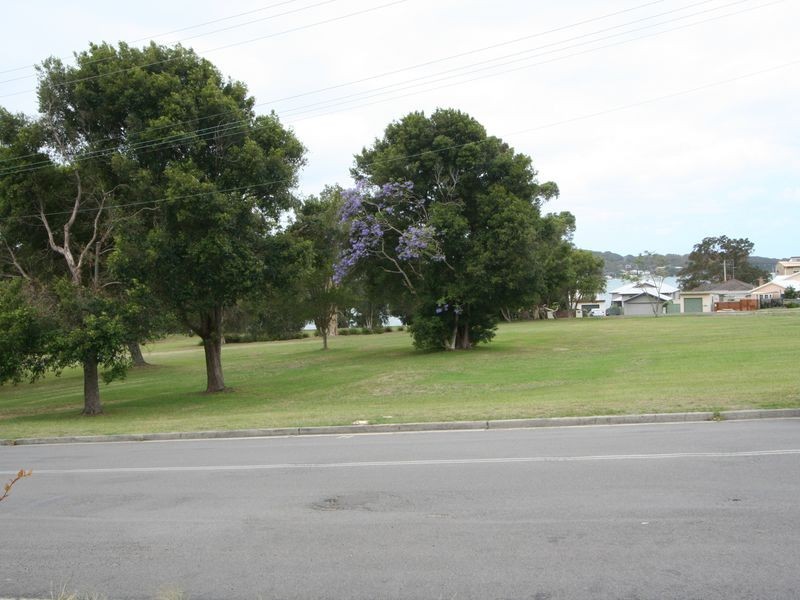 16 Fishing Point Road, Rathmines NSW 2283