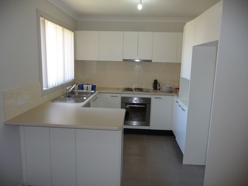 2/60 Thorne Street, Toronto NSW 2283