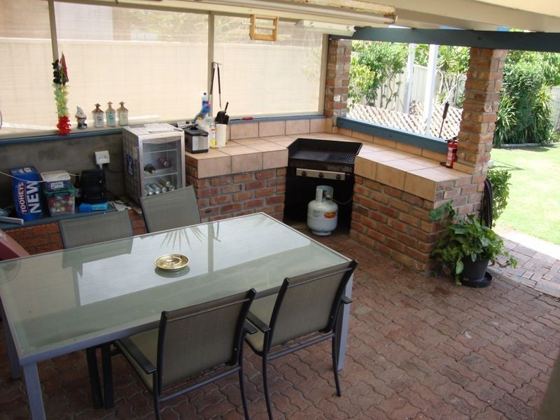 4 Puntee Street, Kilaben Bay NSW 2283