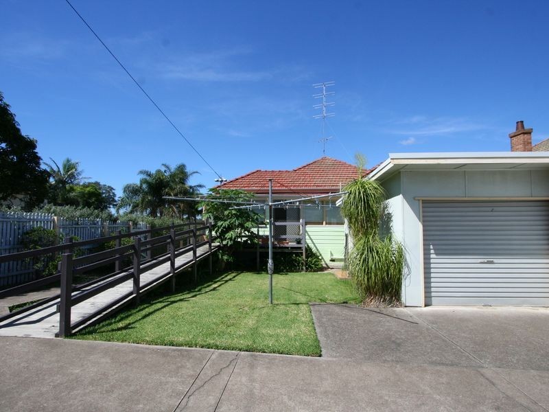 30 Edward Street, Fennell Bay NSW 2283