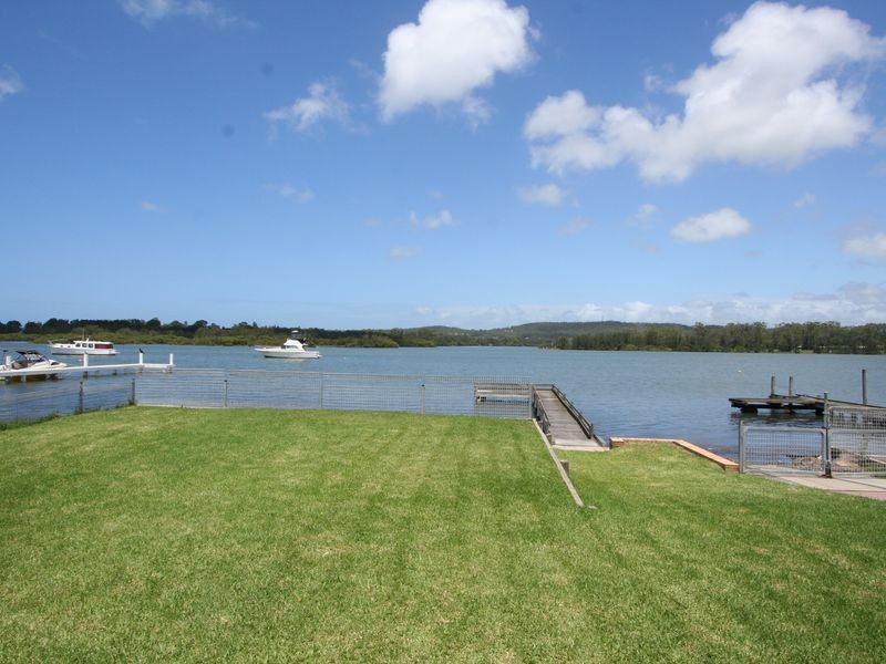 30 Edward Street, Fennell Bay NSW 2283